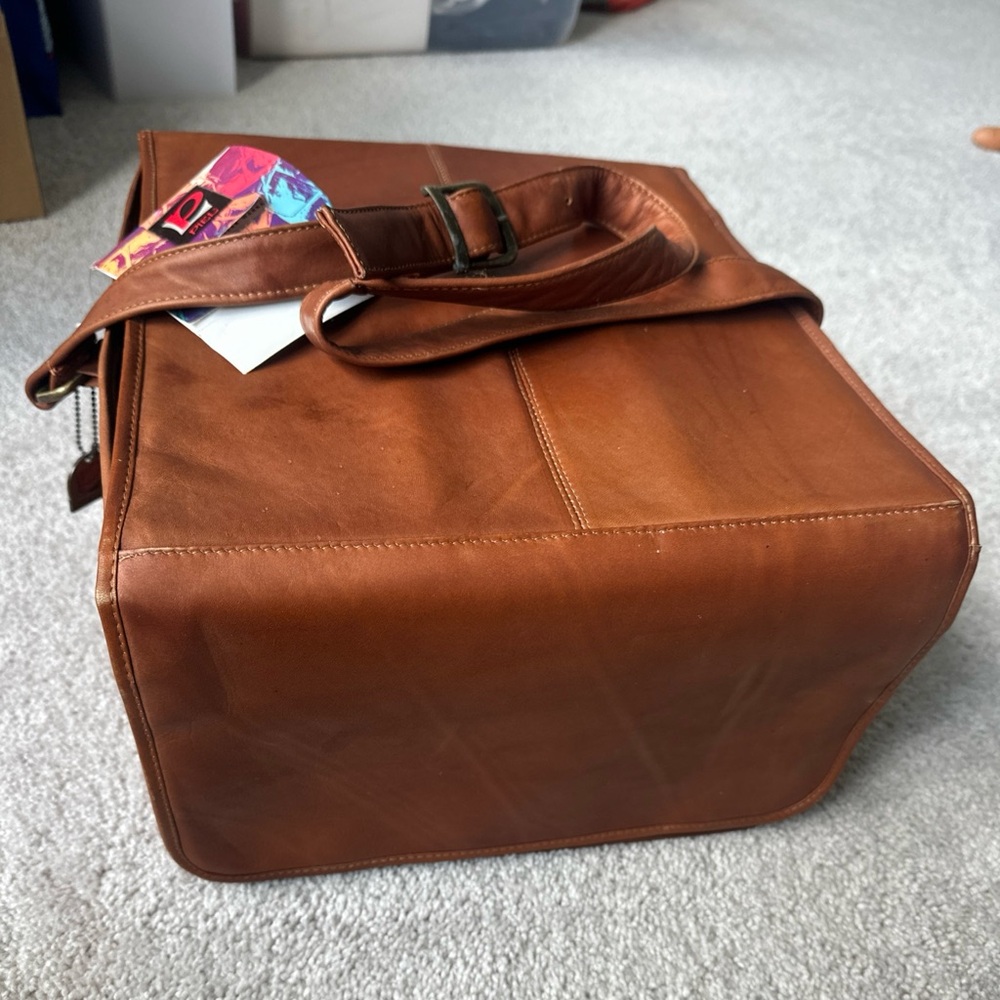 Piel Saddle Full Grain Top Grade Cowhide Leather Golf Shoe Bag New with tags